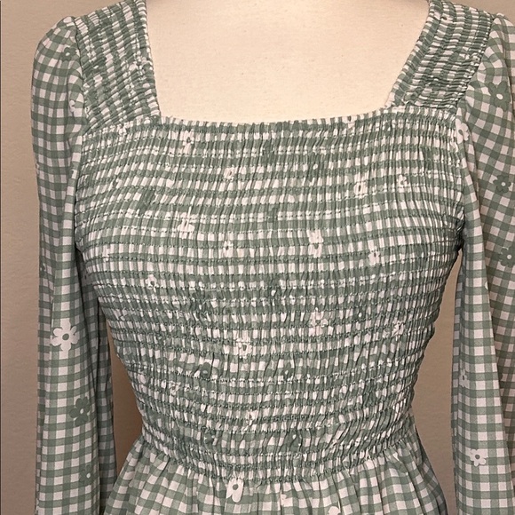 Altar’d State Green White Gingham Floral Smocked Women's Top size Small - Picture 3 of 14